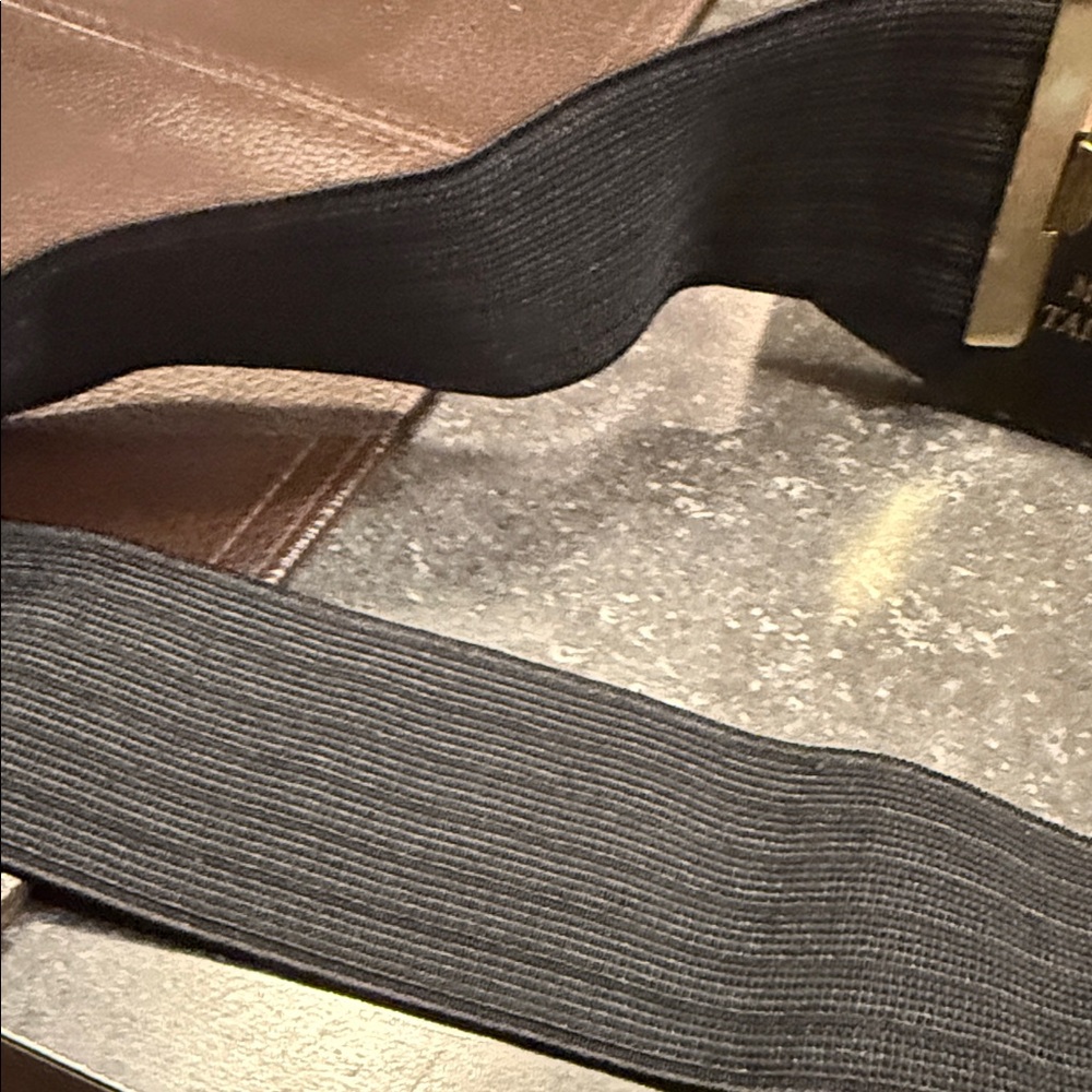 ON SALE! 
Peacock Feather Patterned Belt - Picture 3 of 3